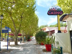 Casino des fumades l amandeline